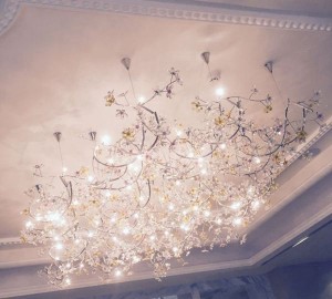 杭州求职新选择：带娃族适配行业探索