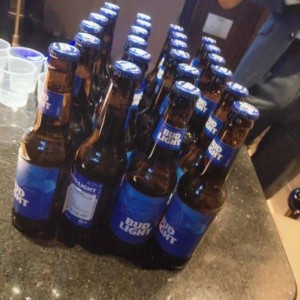 杭州余杭区中泰街道附近夜场招聘商务接待,招聘微信多少