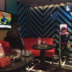 杭州翻台高的酒吧ktv招聘酒水促销员,需要统一穿工装吗_