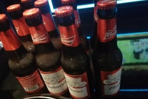 杭州不喝酒的酒吧ktv招聘商务接待,ktv最容易被选中的穿搭