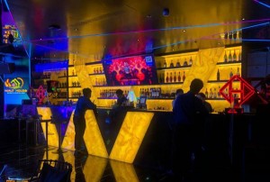 杭州萧山区临浦镇附近ktv招聘包厢服务员,工作好做吗？