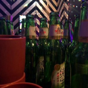 杭州中高端酒吧招聘酒水销售员,薪资待遇包括基本工资外还有其他福利吗？