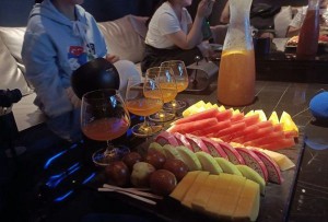 杭州哪个区酒吧ktv招聘商务迎宾,一天上几个小时班